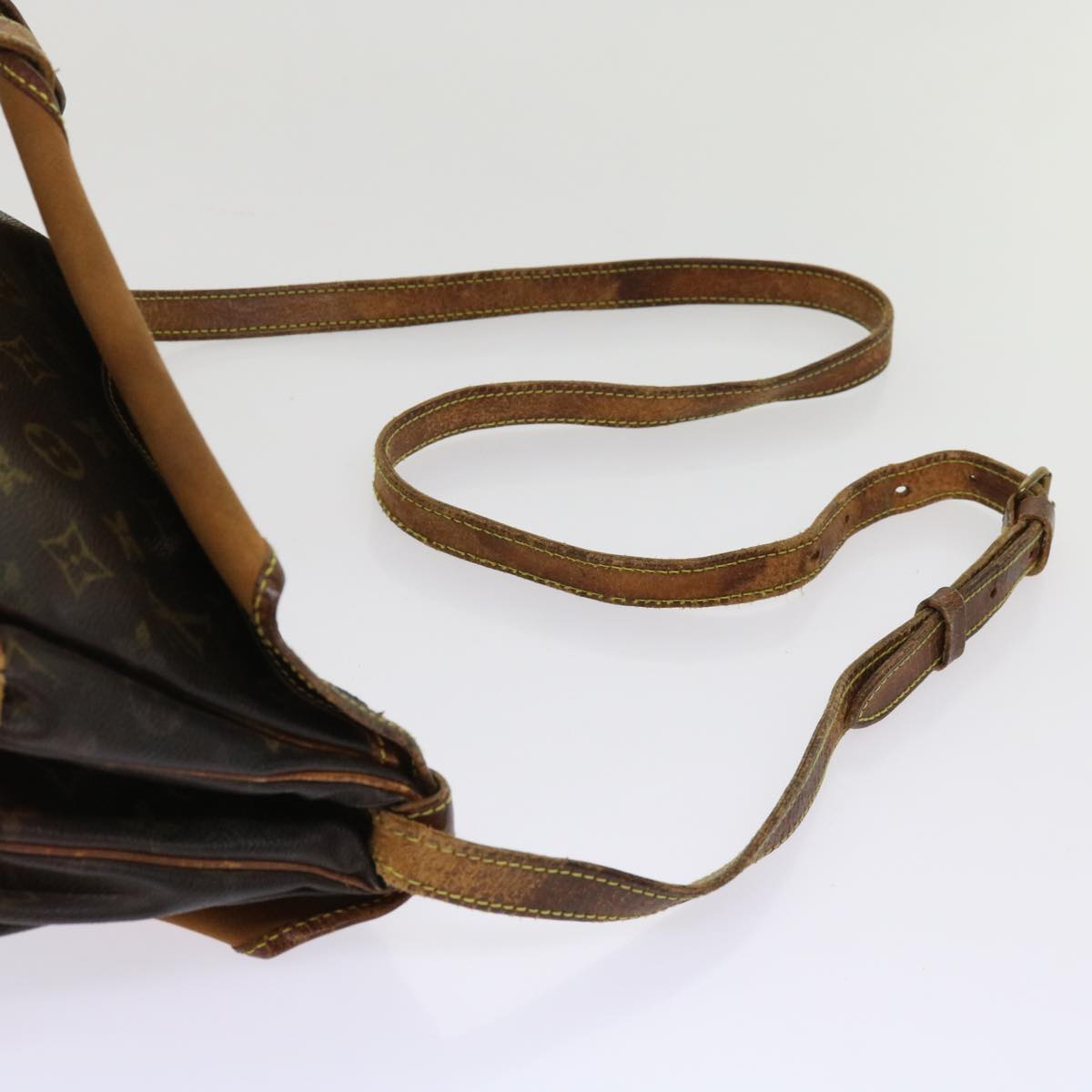 LOUIS VUITTON Monogram Saumur 30 Shoulder Bag M42256 LV bs11337