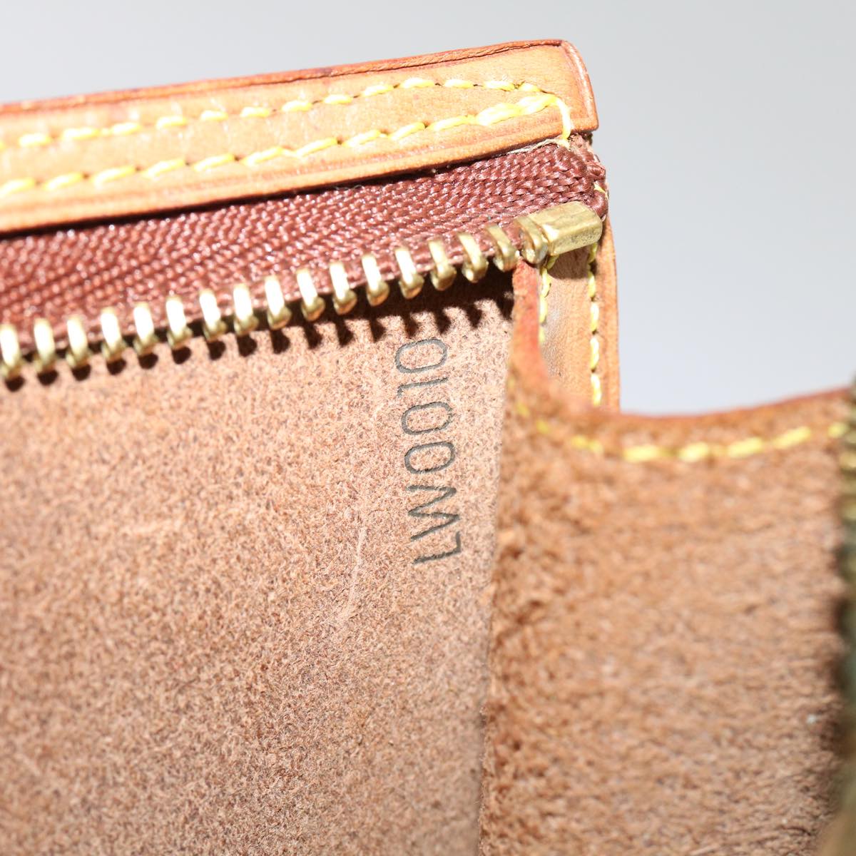LOUIS VUITTON Nomad Leather Bucket PM Pouch Beige LV bs11355