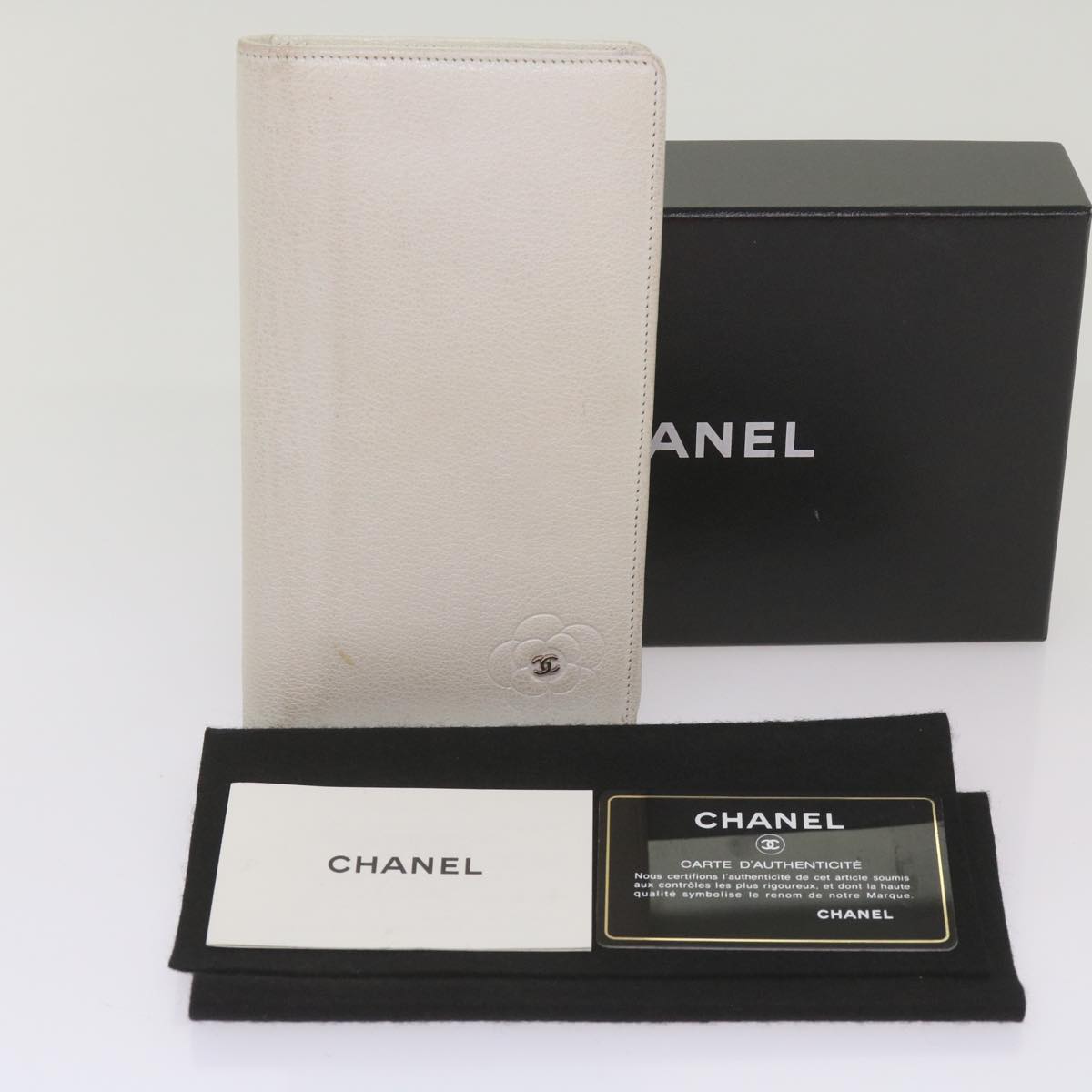 CHANEL Wallet Leather White CC bs12464