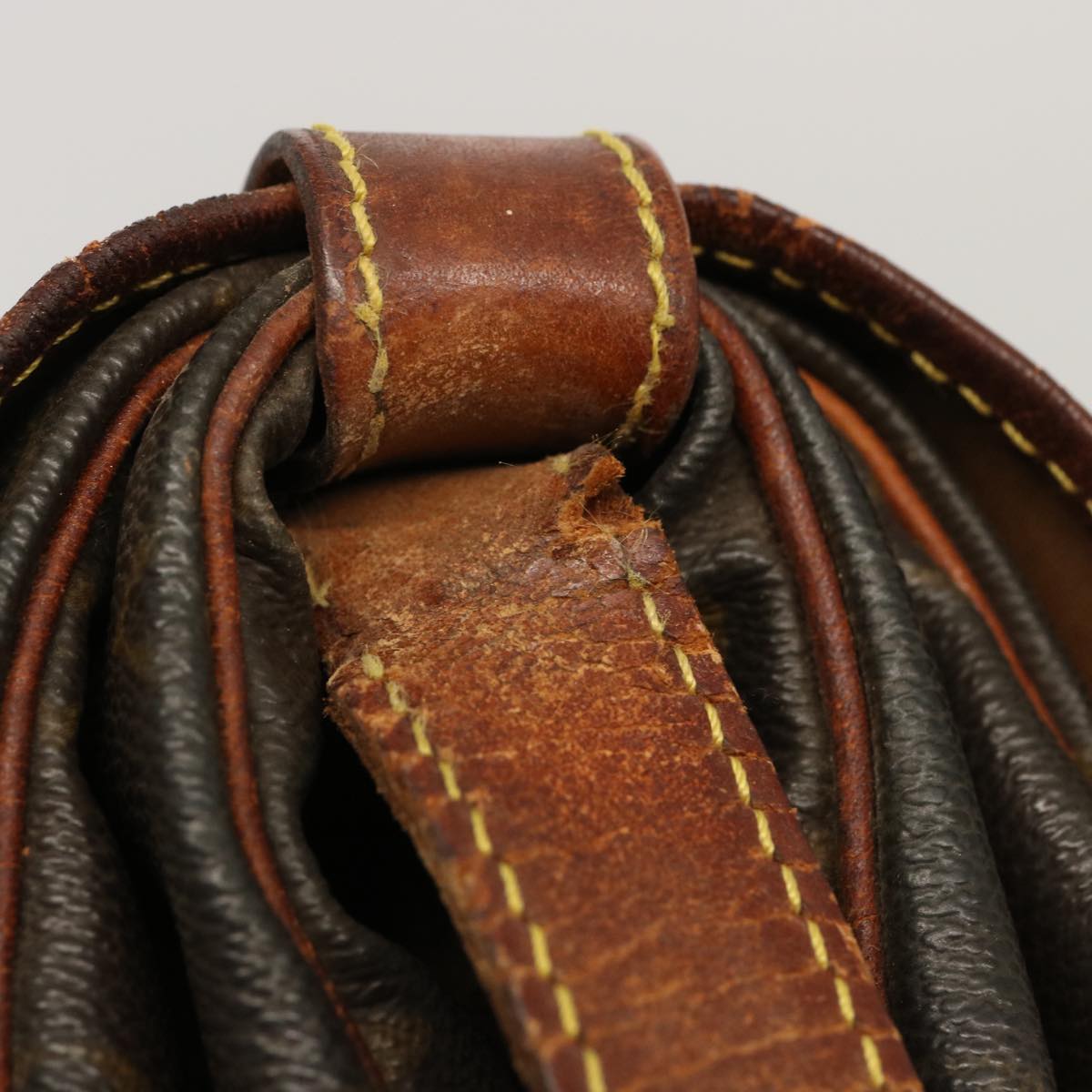 LOUIS VUITTON Monogram Saumur 35 Shoulder Bag M42254 LV bs13341