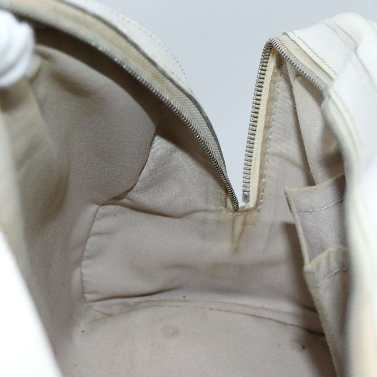 LOUIS VUITTON Epi Boring Montaigne GM Hand Bag White Yvoire M5931J bs13627