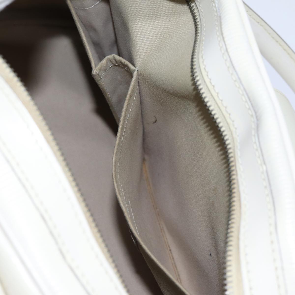 LOUIS VUITTON Epi Boring Montaigne GM Hand Bag White Yvoire M5931J bs13627