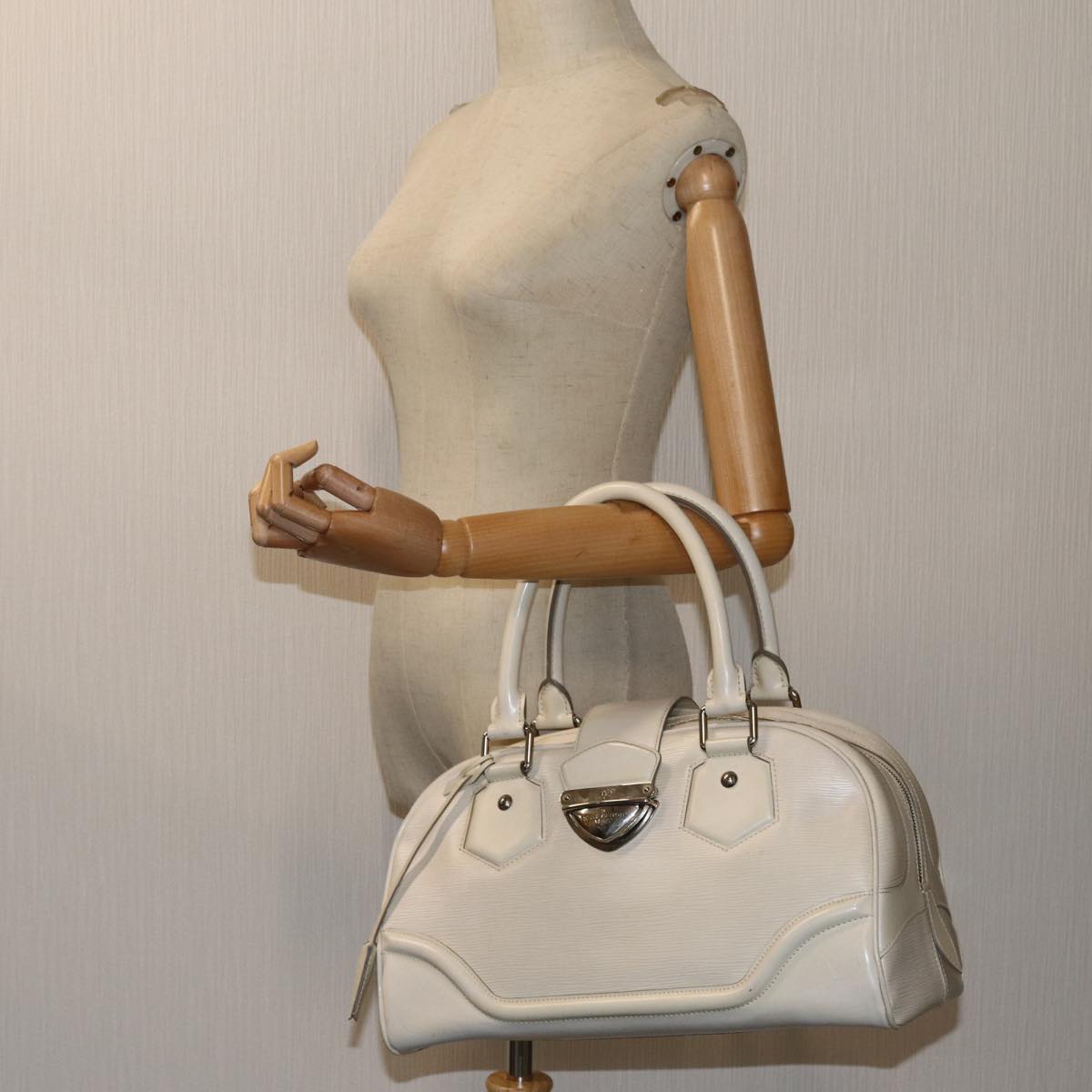 LOUIS VUITTON Epi Boring Montaigne GM Hand Bag White Yvoire M5931J bs13627