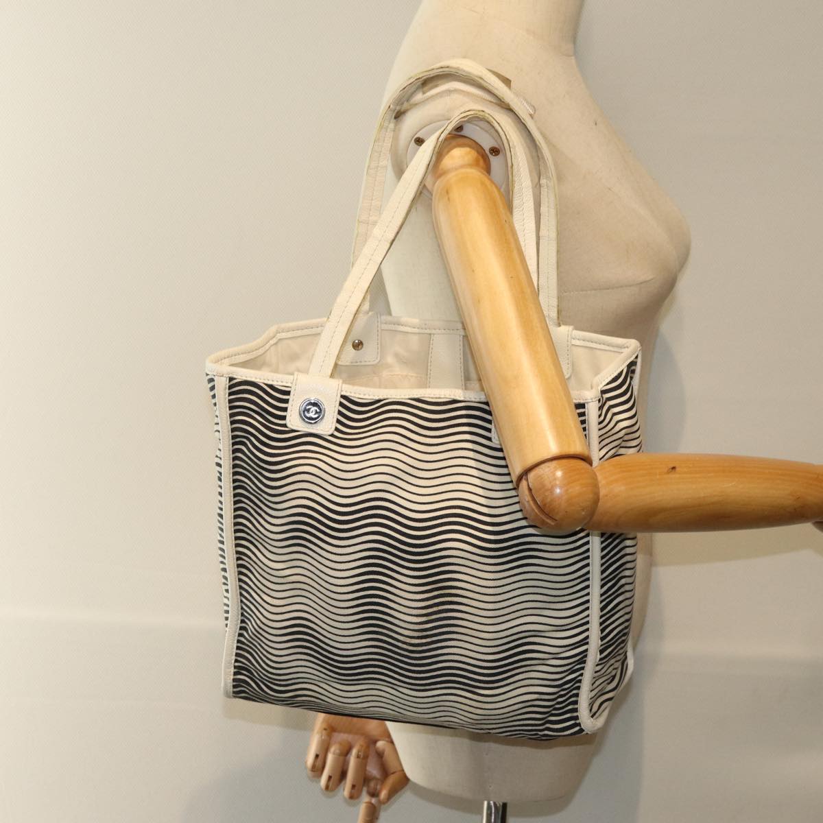 CHANEL Tote Bag Canvas White CC bs15848
