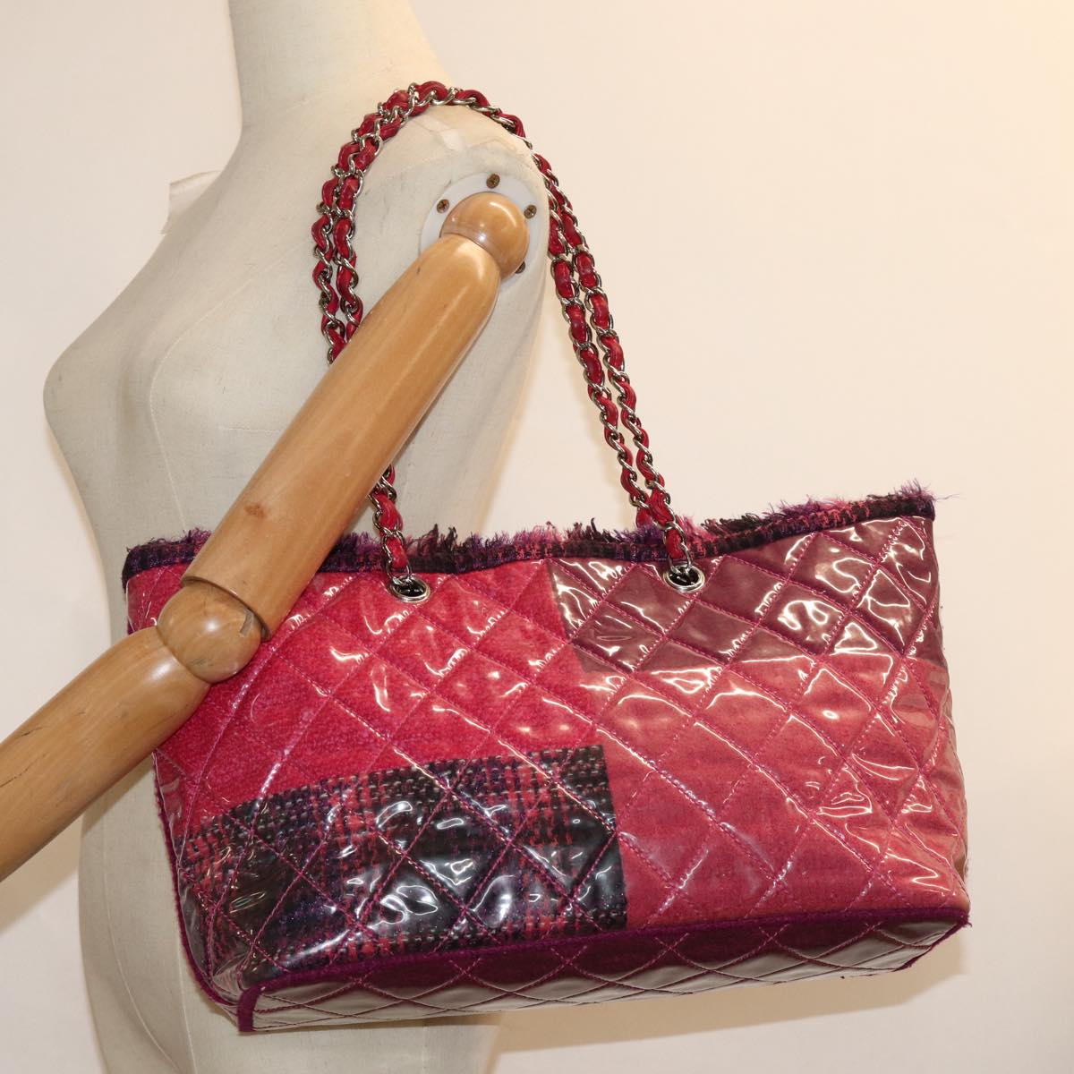 CHANEL Matelasse Chain Tote Bag Vinyl Pink CC bs15858