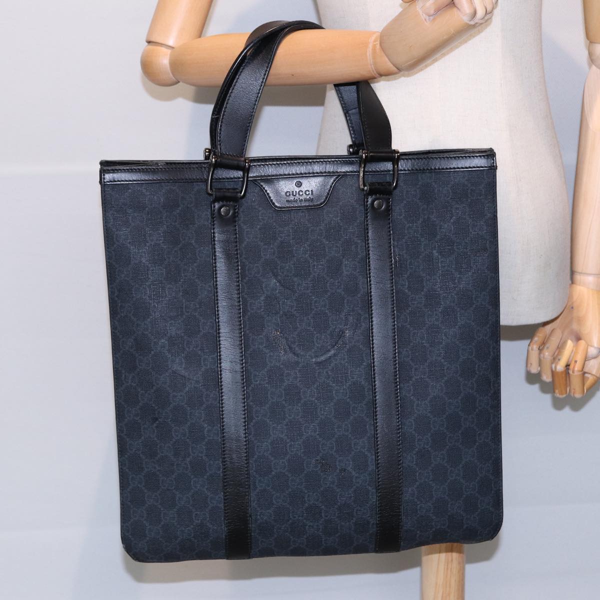 GUCCI GG Canvas Hand Bag Black 322072 bs17120