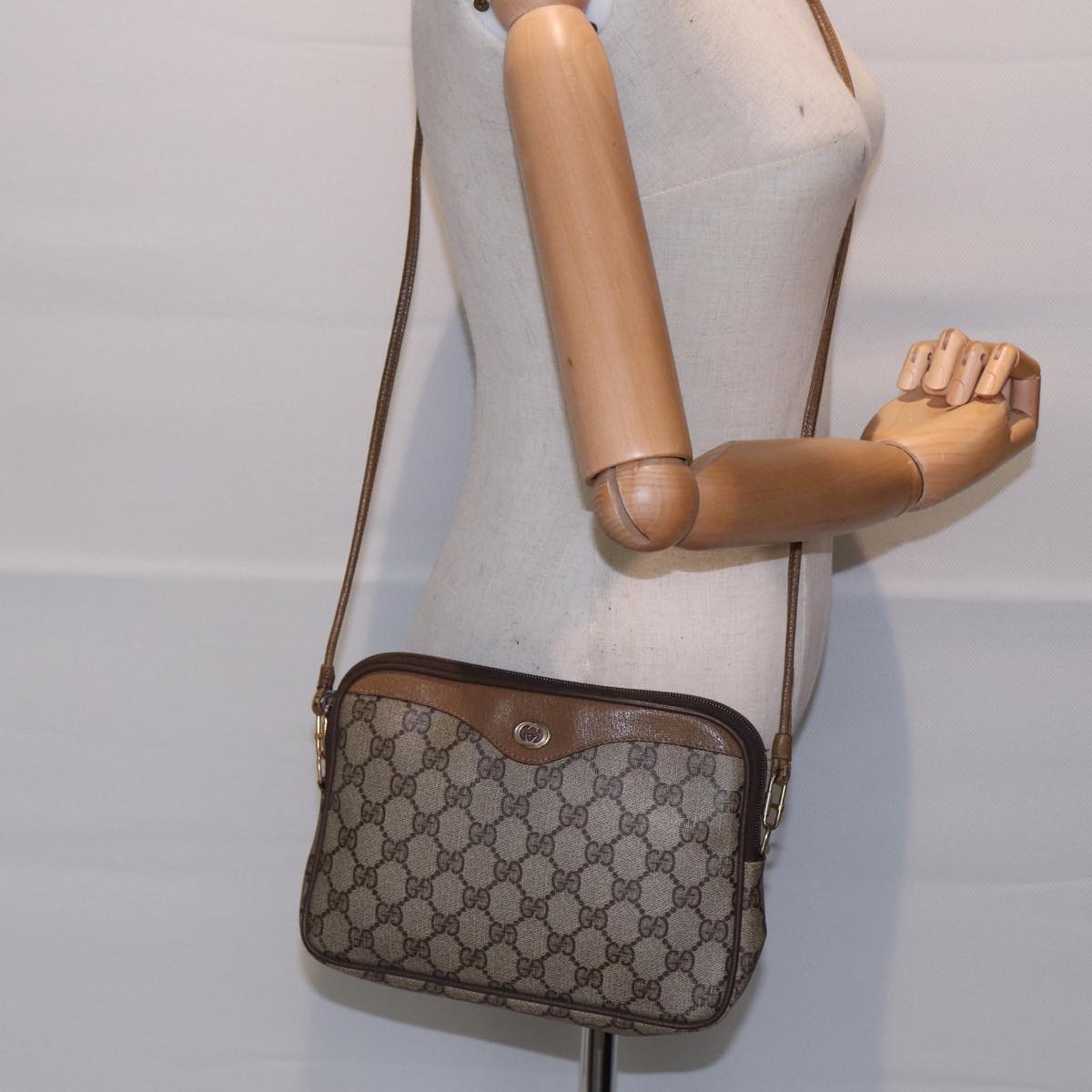 GUCCI GG Supreme Shoulder Bag PVC Leather Beige Gold 97 02 068 bs17607