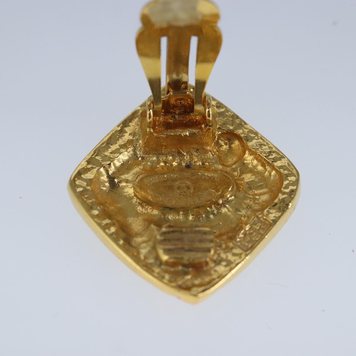 CHANEL Earring metal Gold CC bs20202