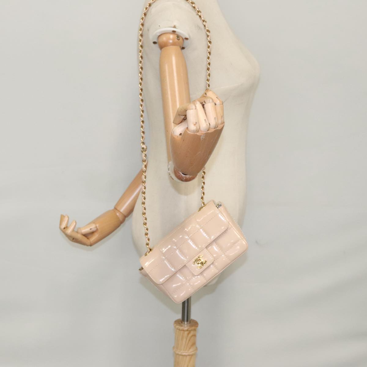 CHANEL Choco Bar Chain Shoulder Bag Patent Leather Pink Gold CC bs20804