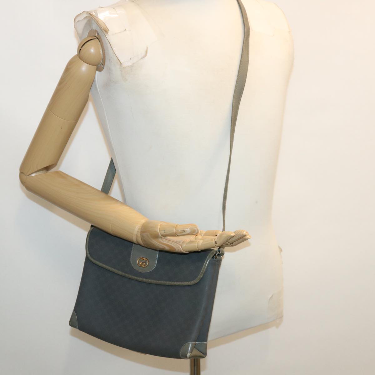 GUCCI Micro GG Canvas Shoulder Bag Gray bs3248