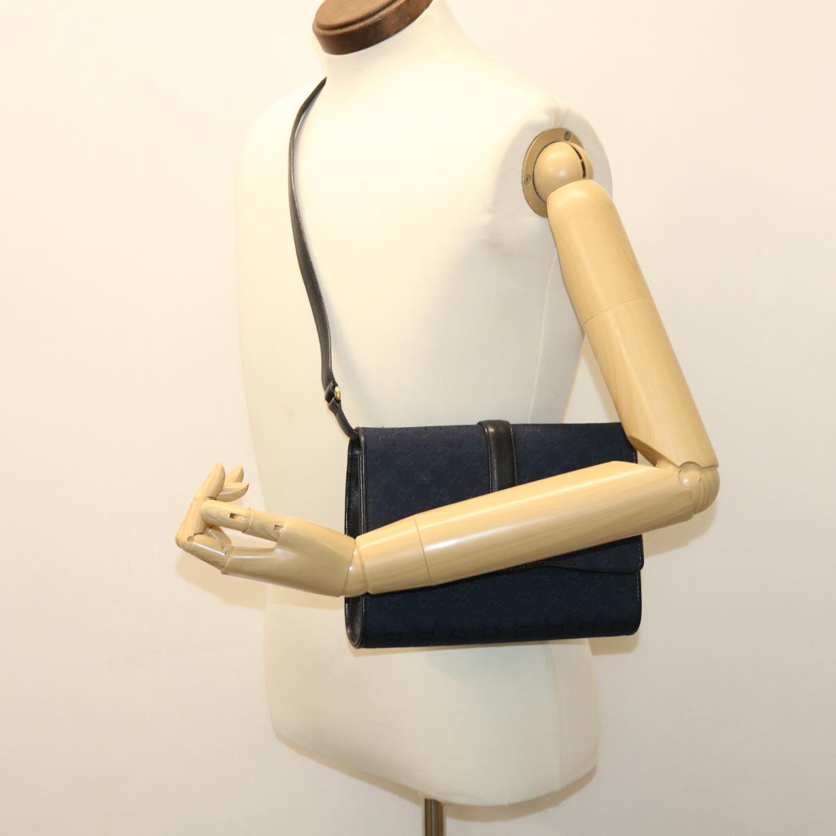 GUCCI GG Canvas Shoulder Bag Navy bs3831
