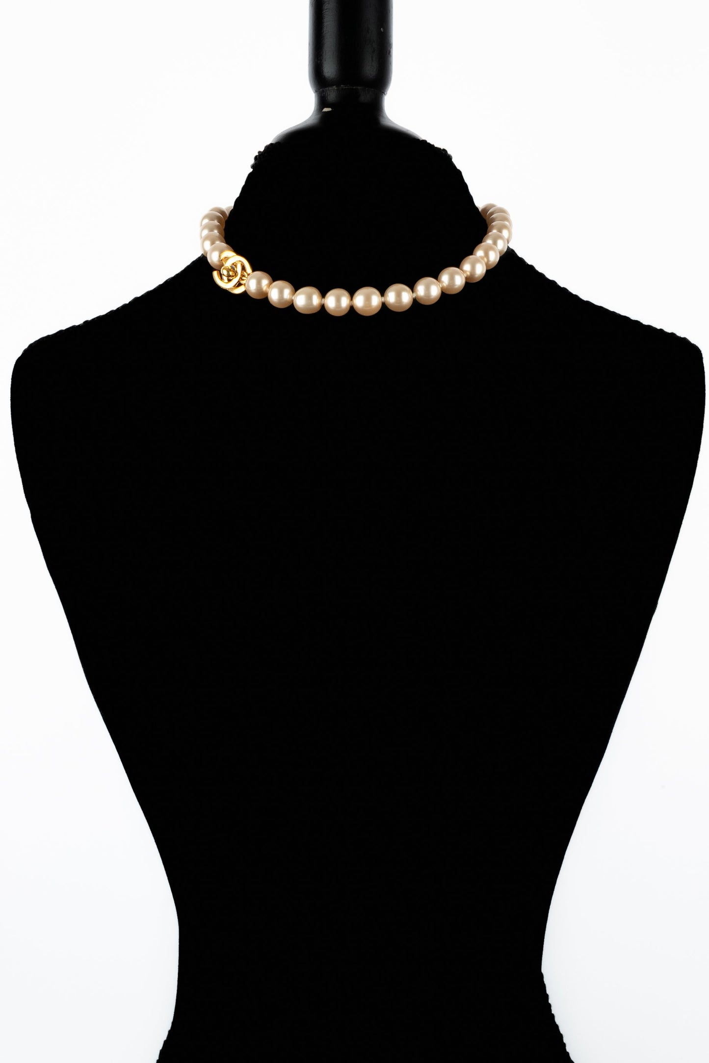 Collier de perles Chanel