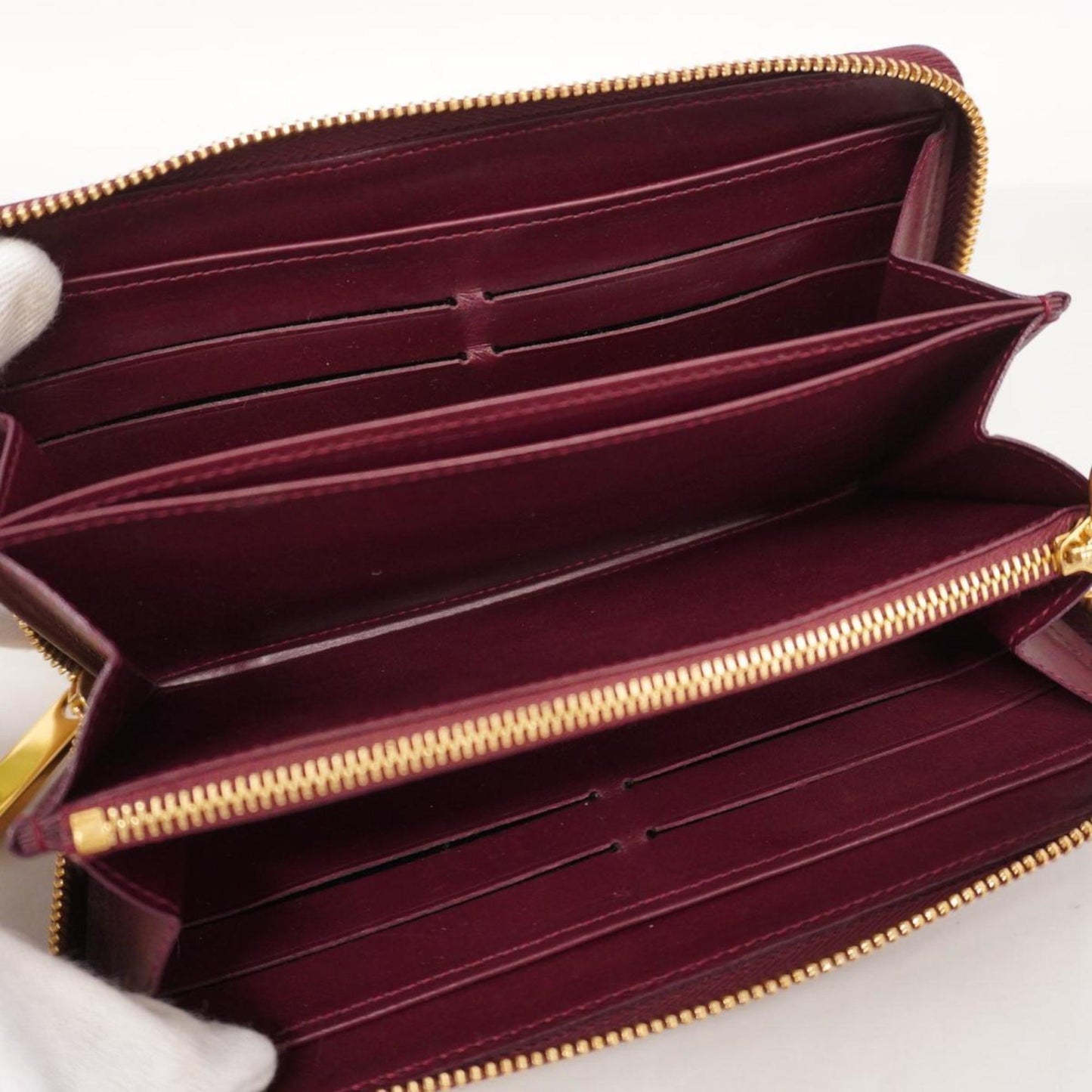 Louis Vuitton Zippy  Patent Leather Wallet  ()