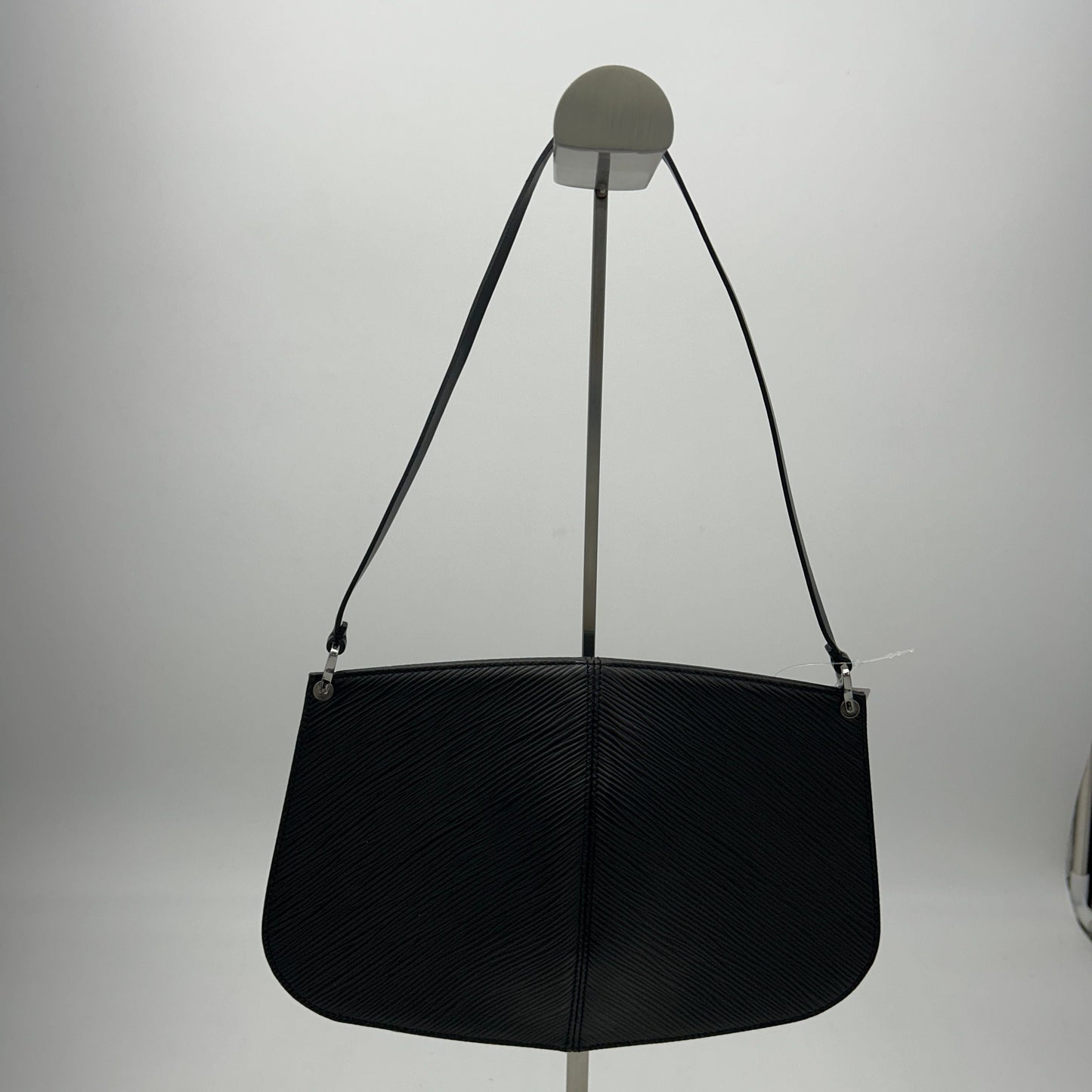 Louis Vuitton Black Epi Pochette Demi-lune Handbag ITEA25JZH7D5