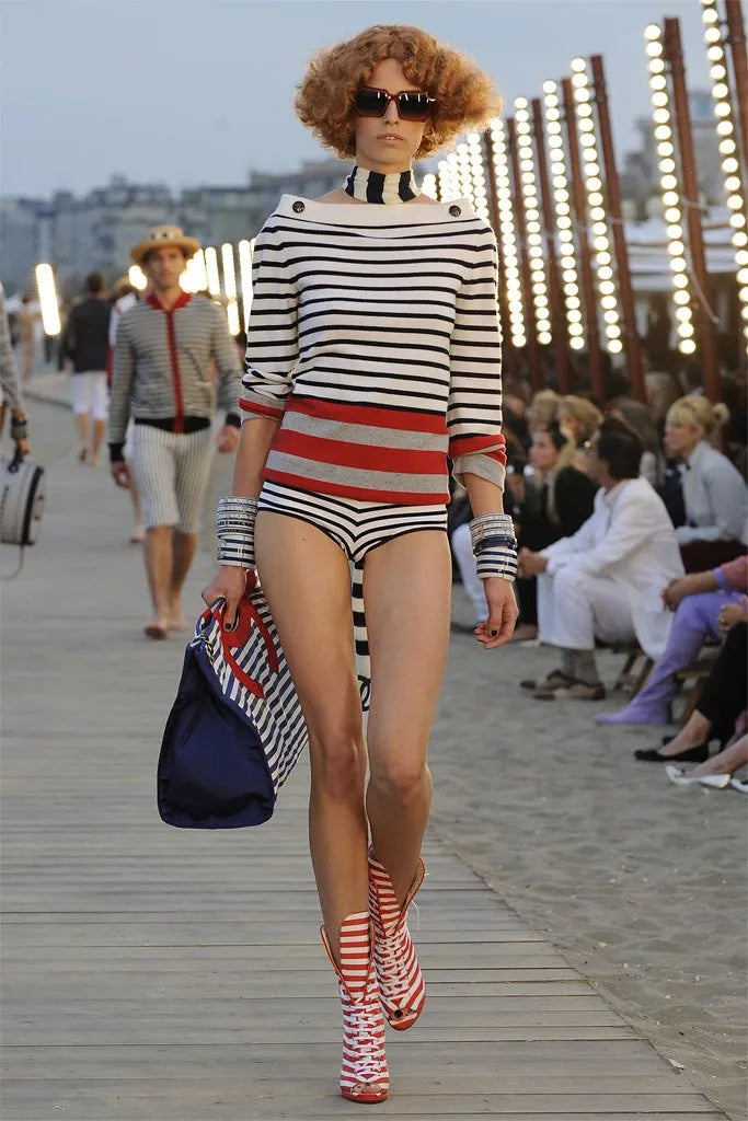 Haut mariniÃ¨re Chanel Resort 2010