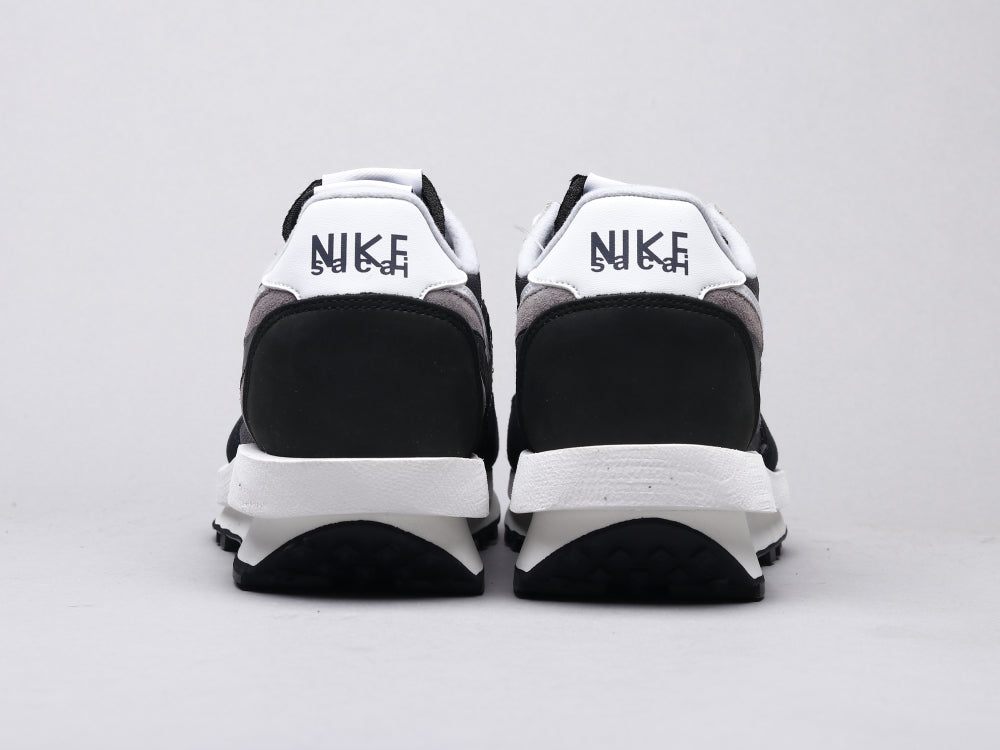 GLM - NKE Waffle Black & White