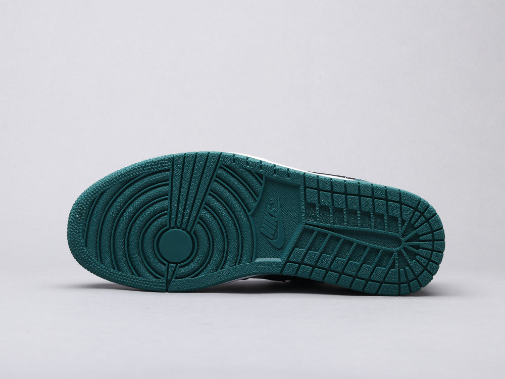 GLM - AJ1 black and green toes