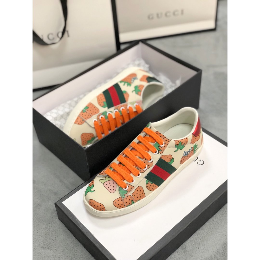 GLM-GCI  ACE LEATHER SNEAKER WITH  STRAWBERRY 107
