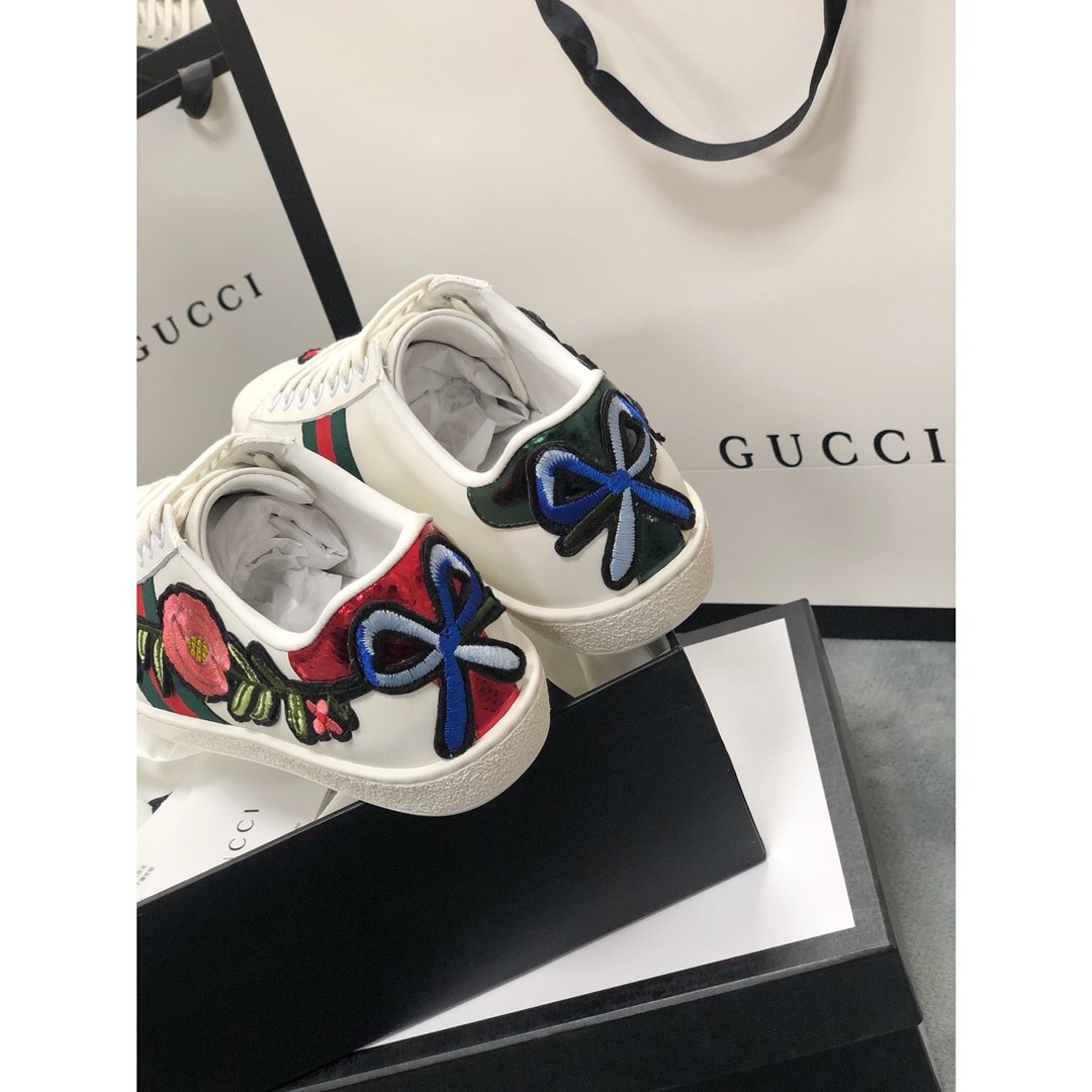 GLM-GCI Ace Embroidered 'Floral Sneaker 081
