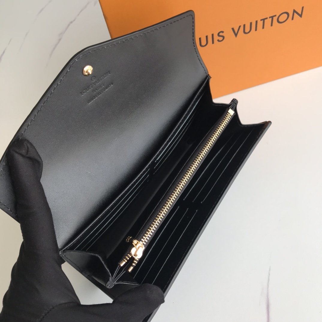 GLM - Top Quality Wallet LUV 006