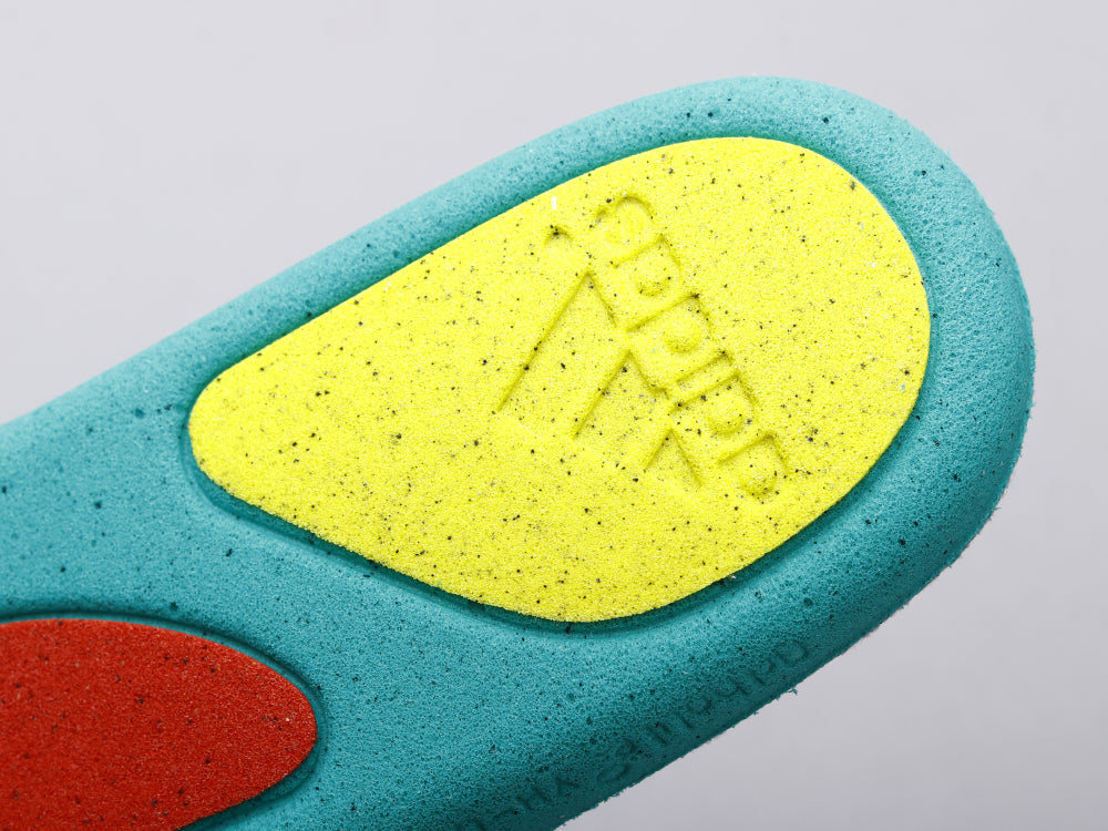 GLM - Yzy 700 Hospital Blue Sneaker