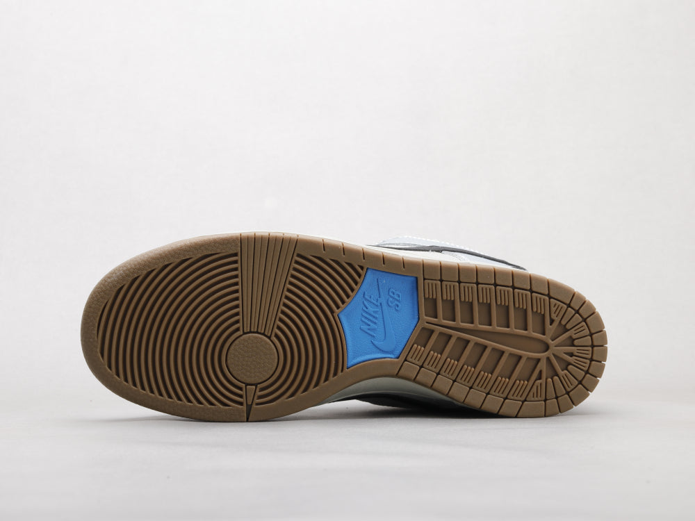 GLM - NKE SB Dunk Low ???Maple Leaf???