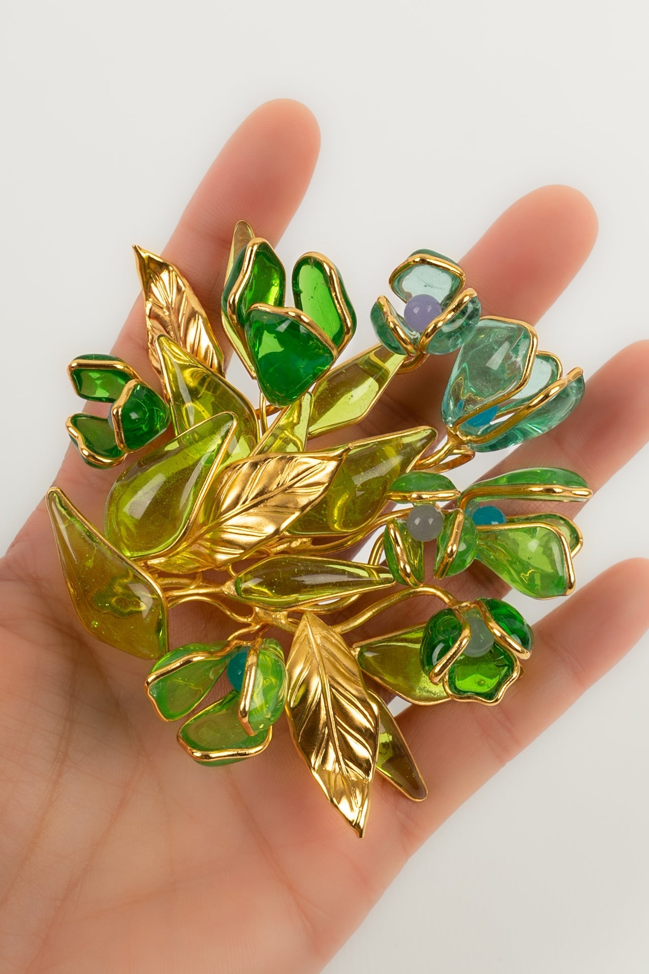 Broche Augustine