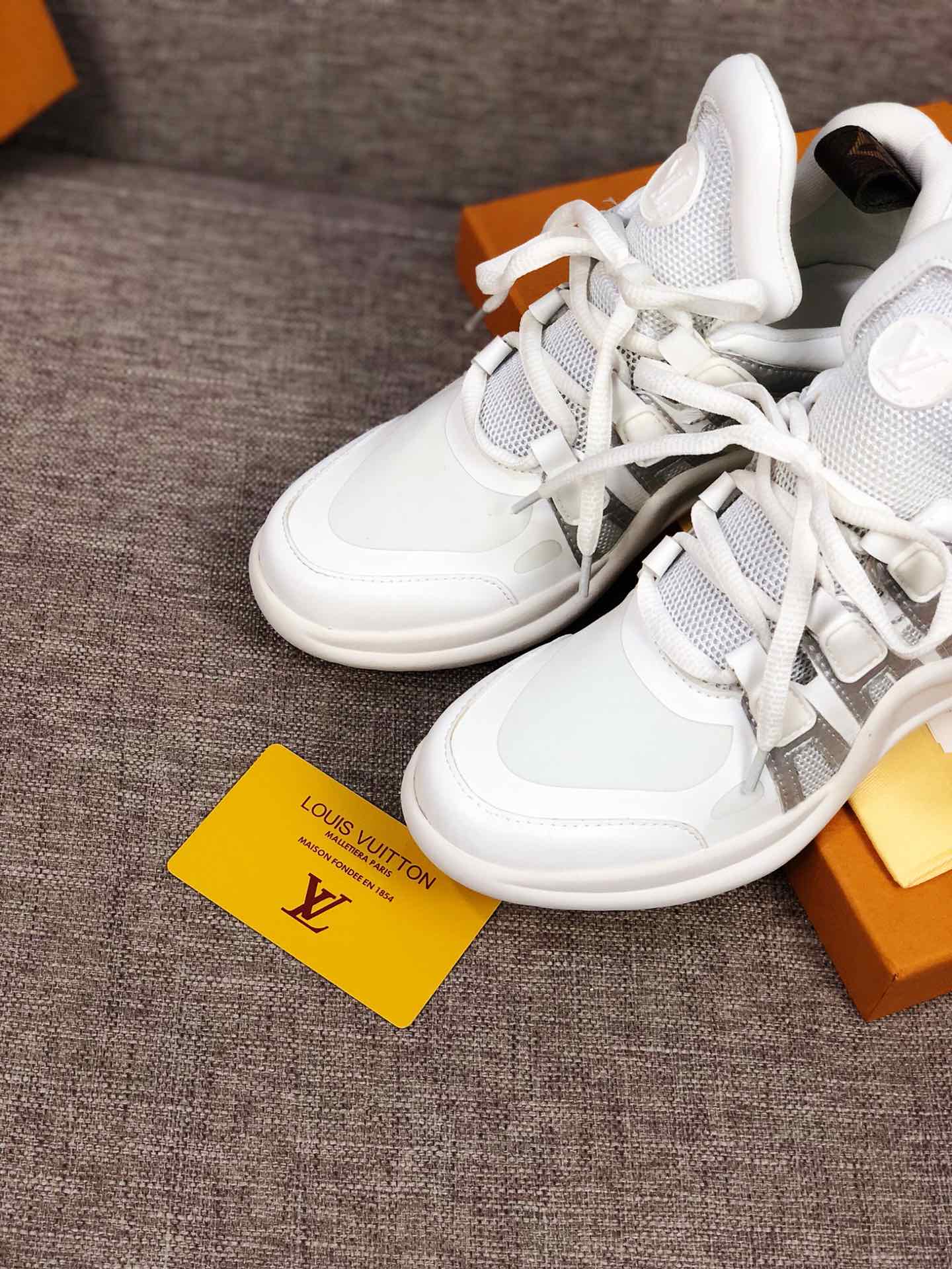 GLM - LUV Archlight White Sneaker