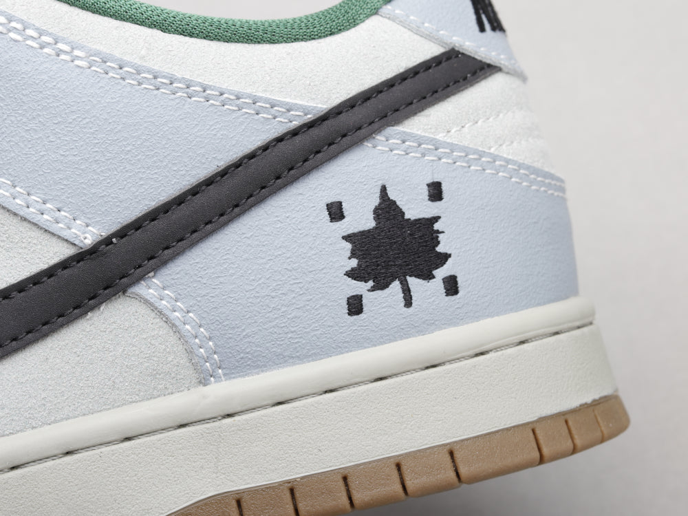 GLM - NKE SB Dunk Low ???Maple Leaf???