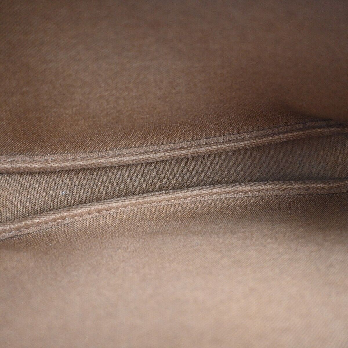 Louis Vuitton Pochette Accessoires  Canvas Clutch Bag ()