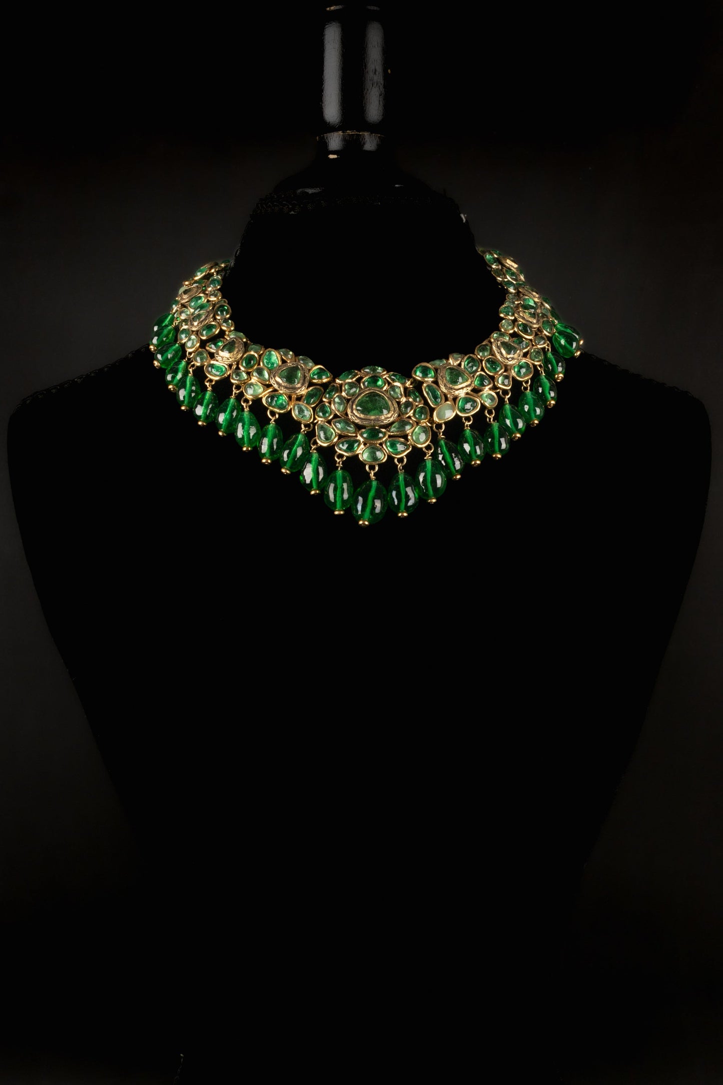 Collier en pÃ¢te de verre Chanel