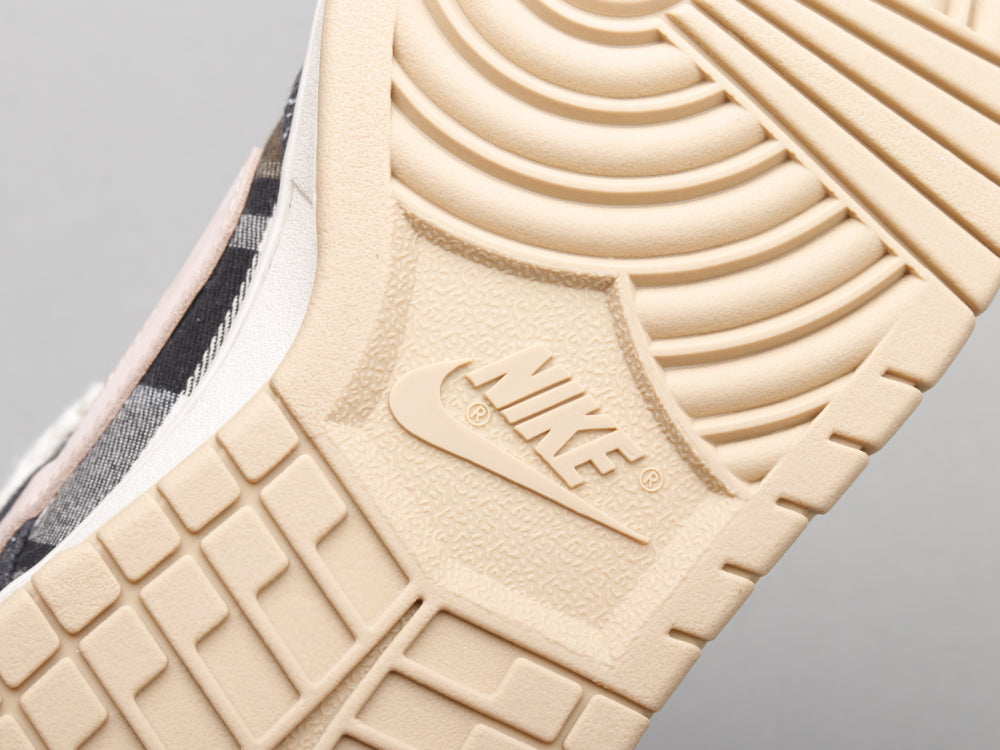 GLM - Travis Scott x SB Dunk Low Cashew Blossom