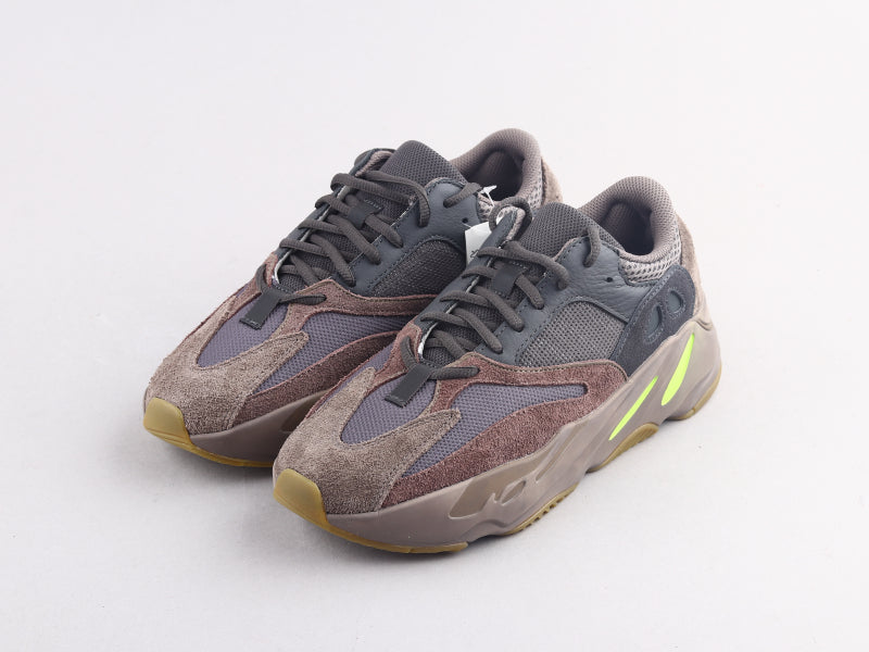 GLM - Yzy 700 Mauve Sneaker