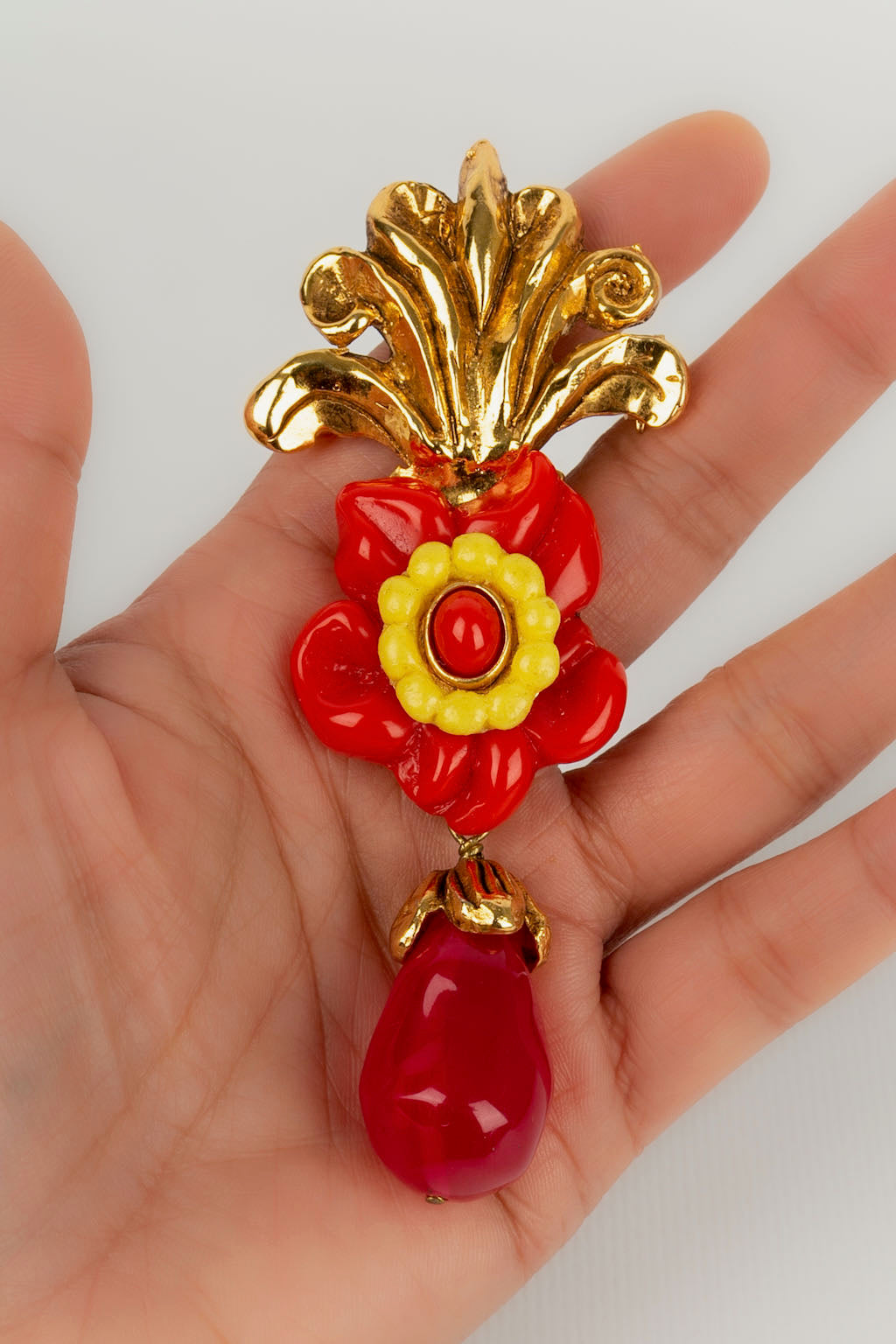 Broche Christian Lacroix