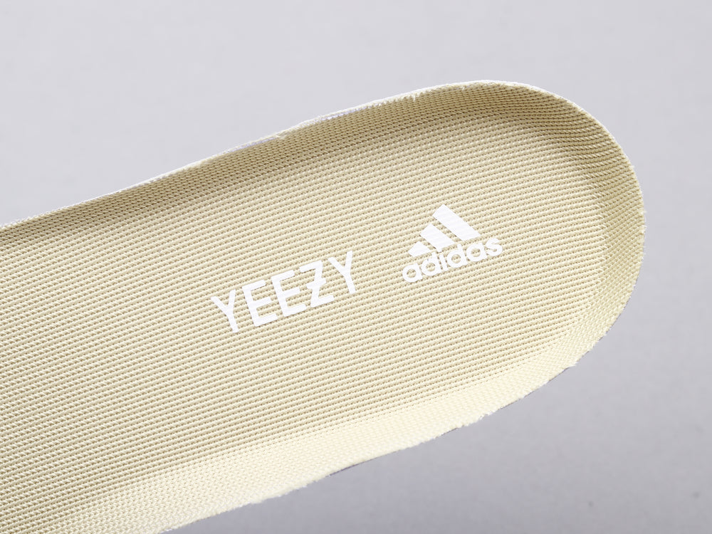 GLM - Yzy 700 Magnet Sneaker