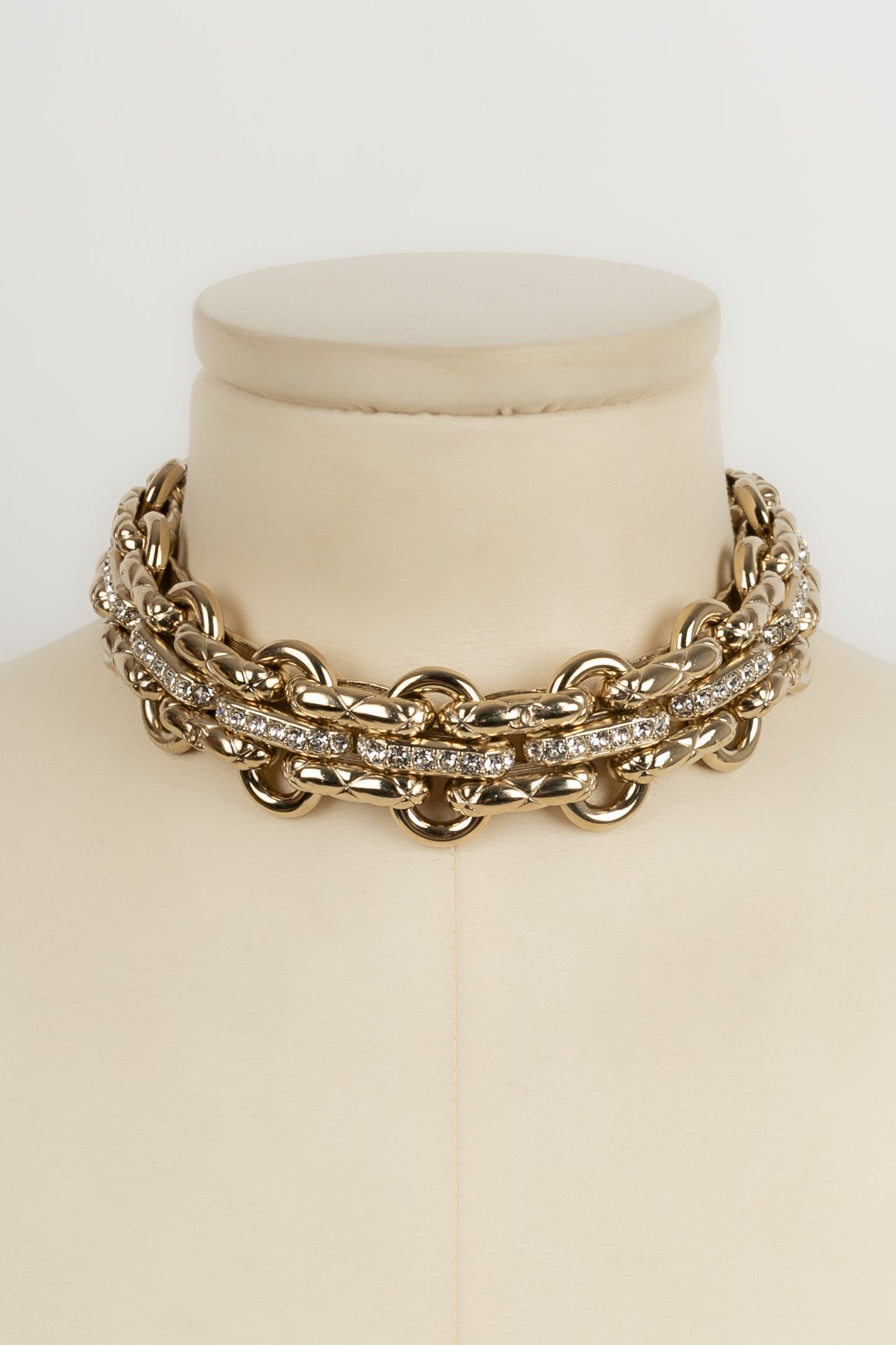 Collier Chanel DÃƒÆ’Ã‚Â©filÃƒÆ’Ã‚Â©