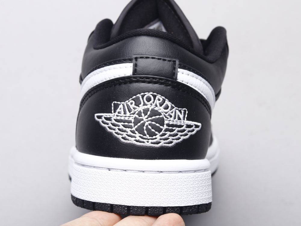 GLM - AJ1 red panda