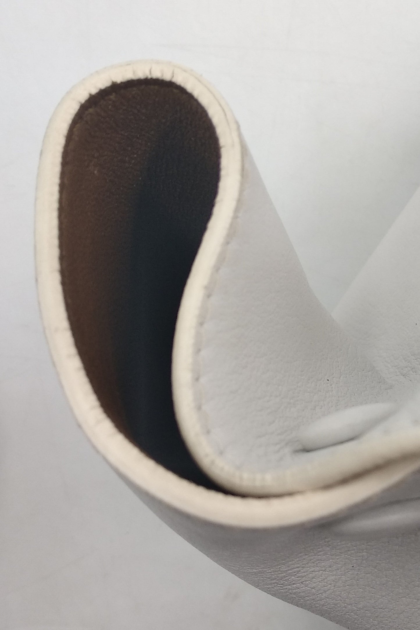 Trapeze Medium Suede White Brown Red