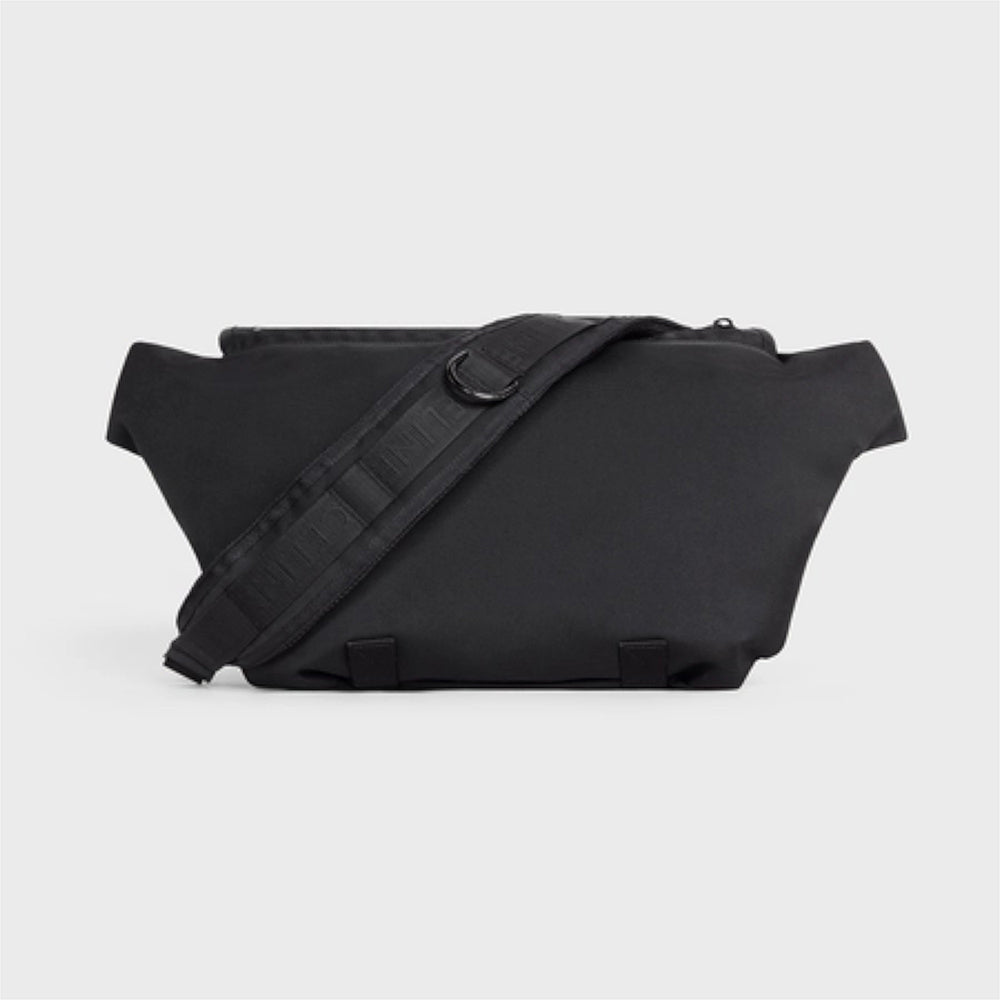 MEDIUM NYLON TREKKING MESSENGER BAG