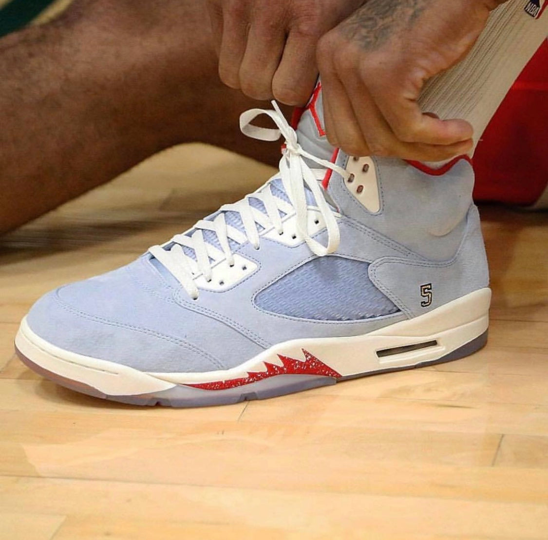 GLM - AJ5 Trophy Room joint name