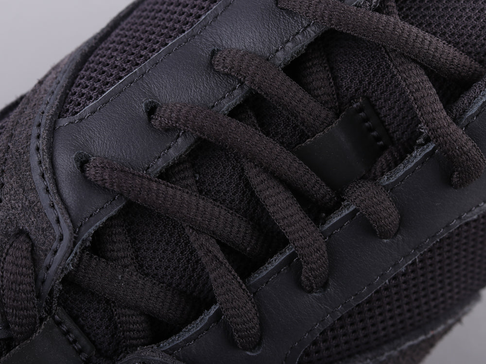 GLM - Yzy 700 Raw Rubber Black Sneaker