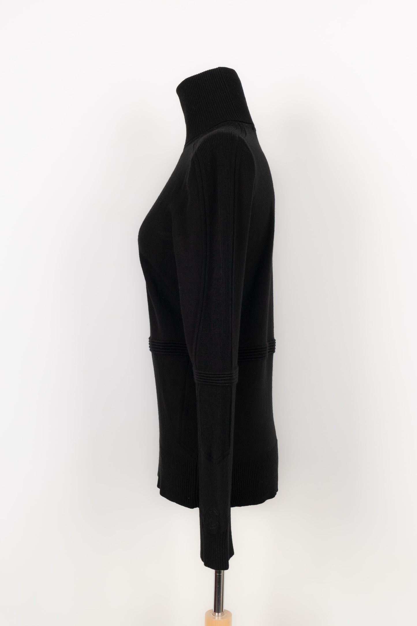Pull noir Chanel