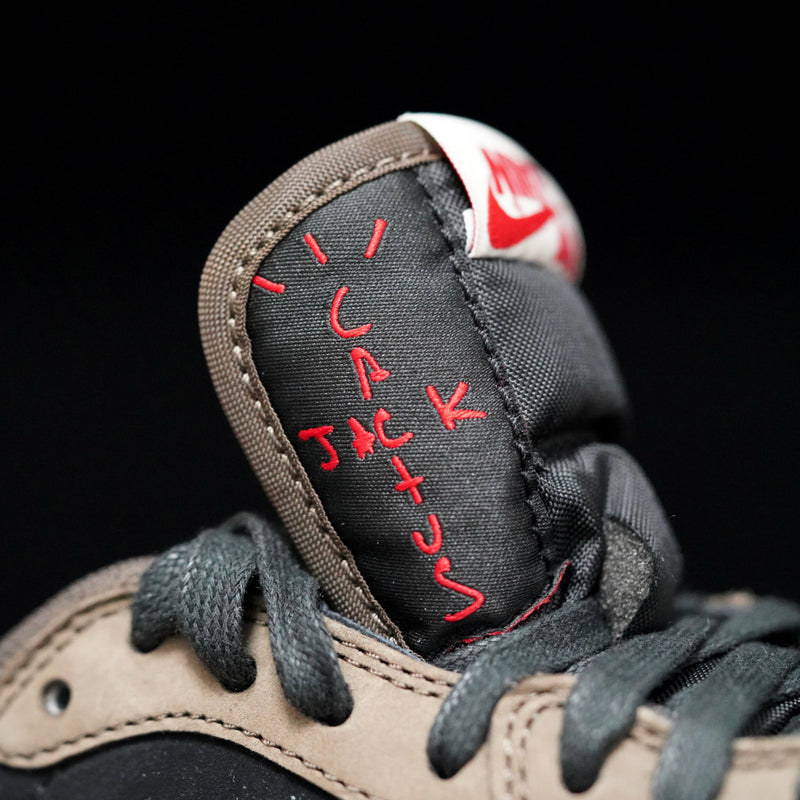 GLM - TS x AJ1 Barb Low Top