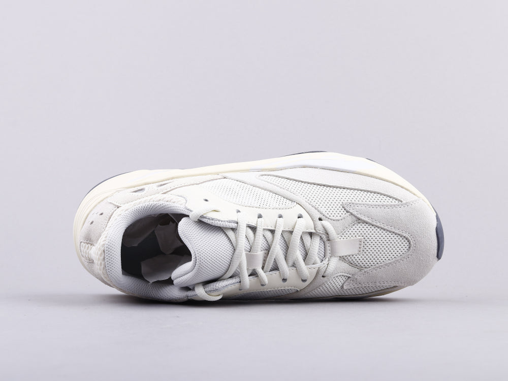 GLM - Yzy 700 Analog Beige Sneaker