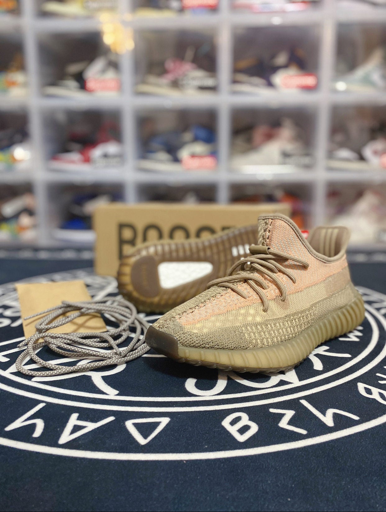 GLM - Yzy 350 Dirty Orange Angel Sneaker