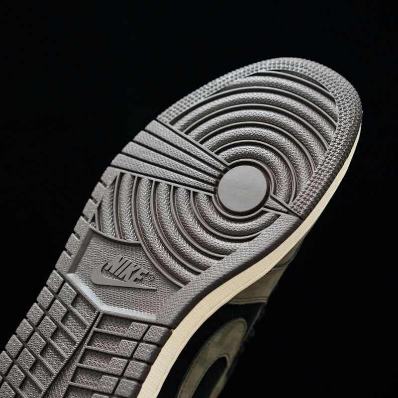 GLM - TS x AJ1 Barb Low Top