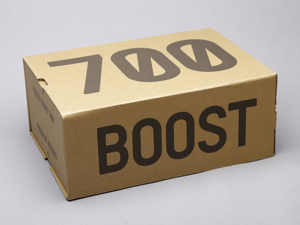 GLM - Yzy 700 Carbon Blue Sneaker