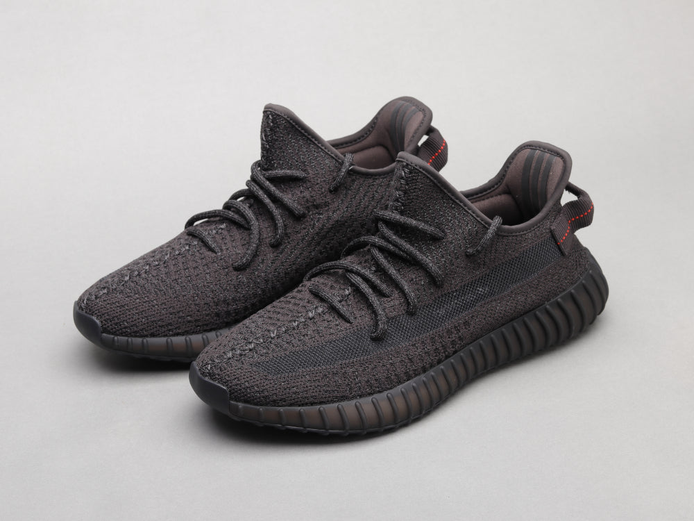 GLM - Yzy 350 Black Starry Sneaker