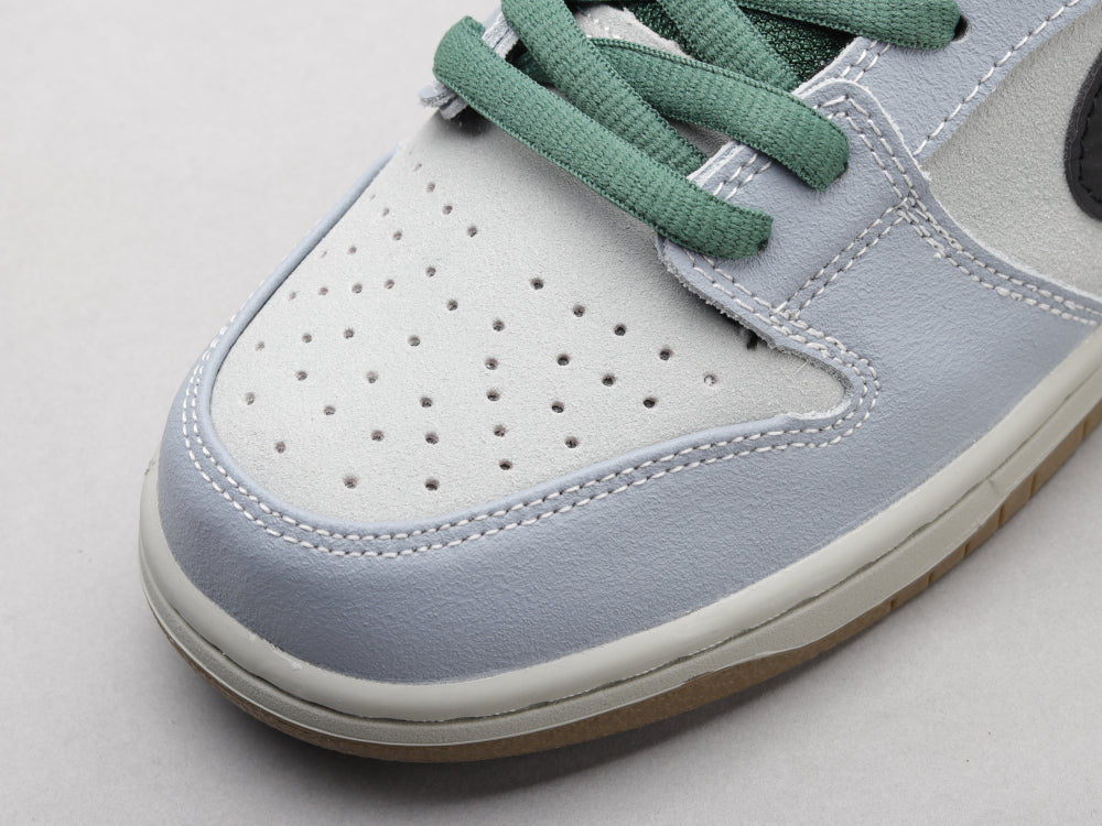 GLM - NKE SB Dunk Low ???Maple Leaf???