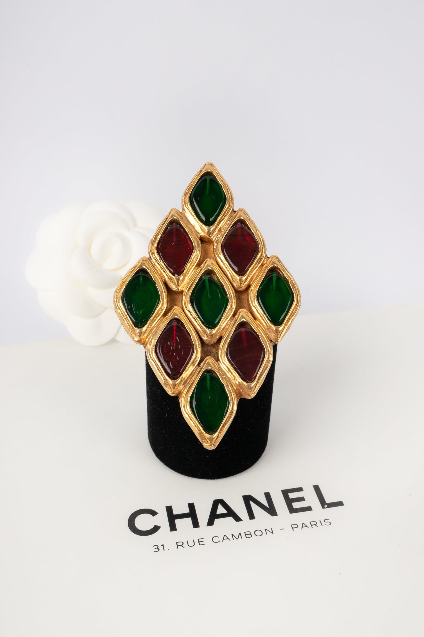Broche losange Chanel